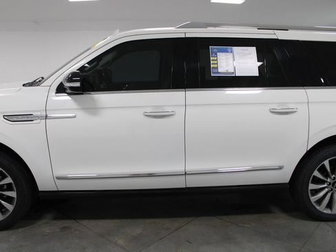 Used 2020 Lincoln Navigator L Reserve w/ Luxury Package AWD/4WD image 6