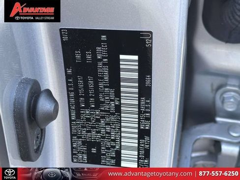 Used 2023 Toyota Corolla Cross L AWD/4WD image 21