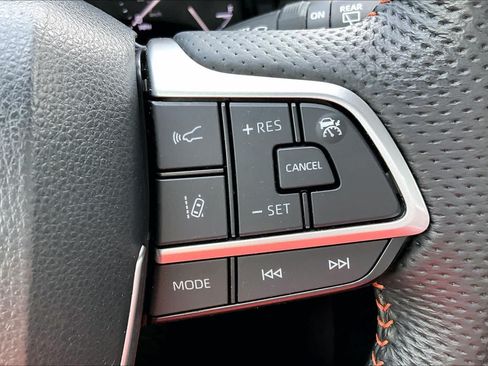Used 2023 Toyota Sienna XSE FWD image 23