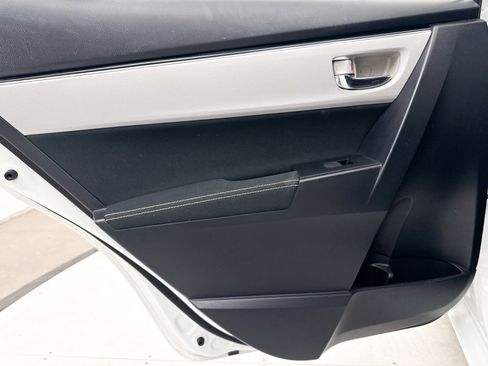 Used 2017 Toyota Corolla LE w/ Carpet Mat Package (TMS) FWD image 24