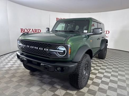 New 2025 Ford Bronco Badlands image 3