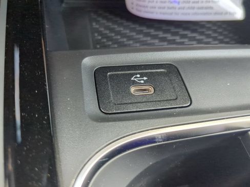 Certified 2024 Mercedes-Benz GLB 250 4MATIC image 19