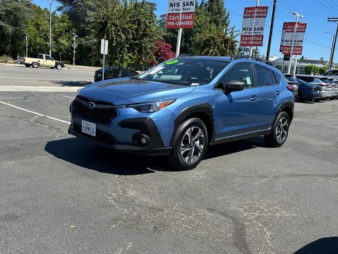 Used 2024 Subaru Crosstrek 2.0i Premium w/ Crosstrek Mirror Package AWD/4WD image 2