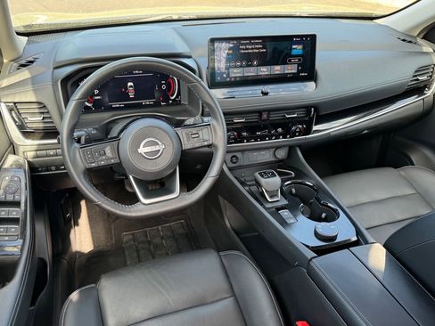 Used 2024 Nissan Rogue SL AWD/4WD image 11