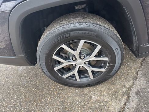 Used 2023 Jeep Grand Cherokee L Limited w/ Luxury Tech Group II image 13