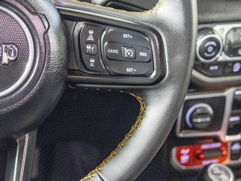 Used 2024 Jeep Wrangler Willys image 36