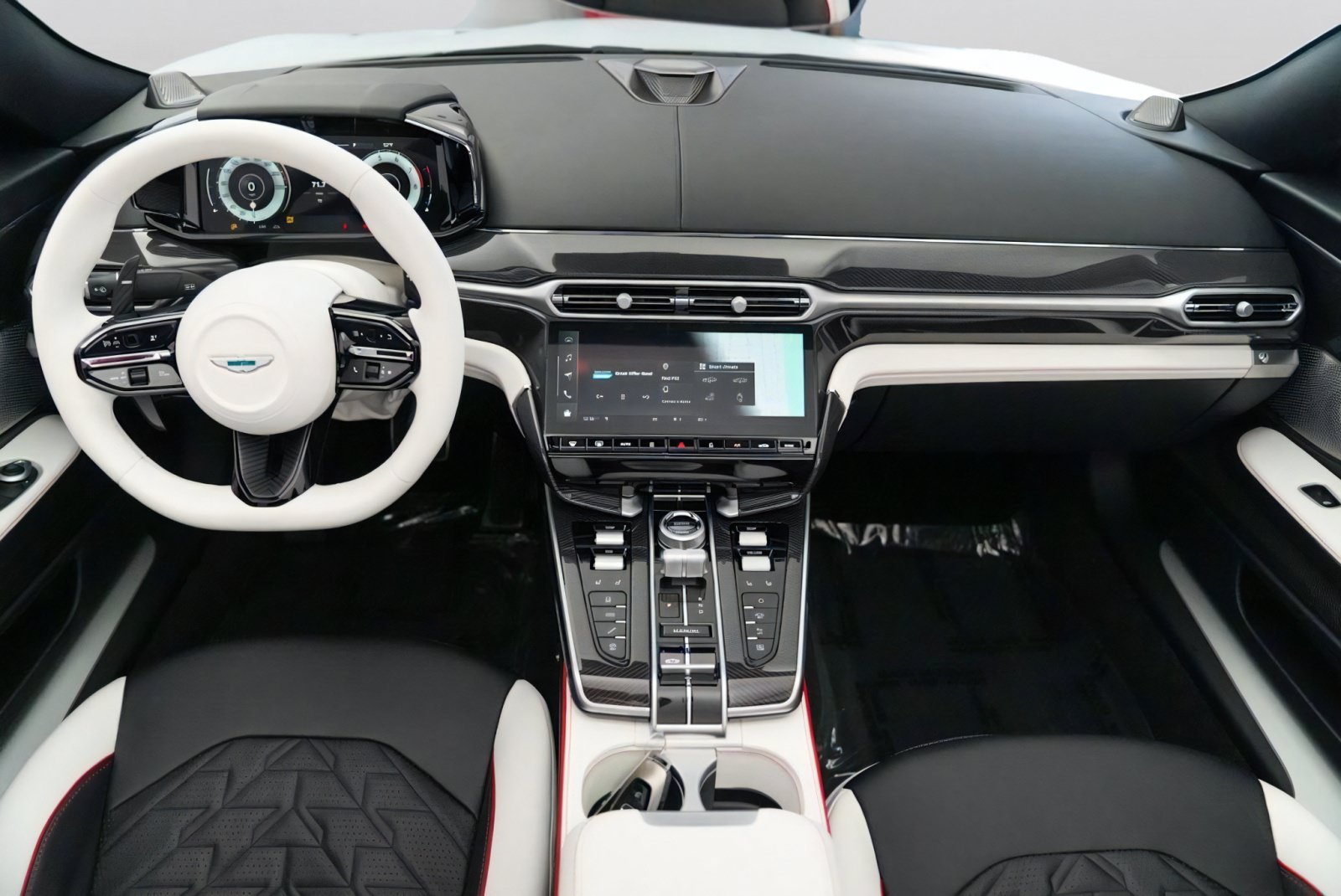 New 2026 Aston Martin Vanquish Convertible RWD image 19