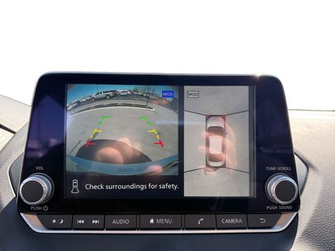 Used 2023 Nissan Sentra SR w/ SR Premium Package FWD image 19