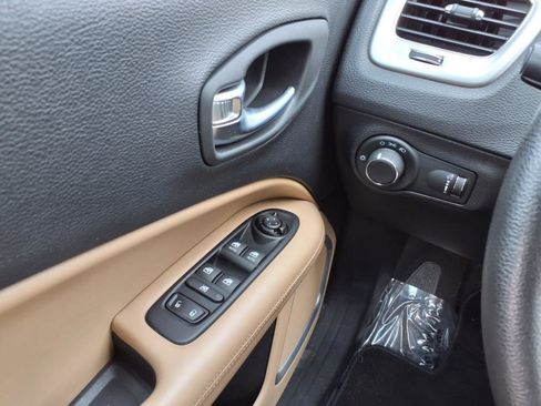 Used 2018 Jeep Compass Sport image 22