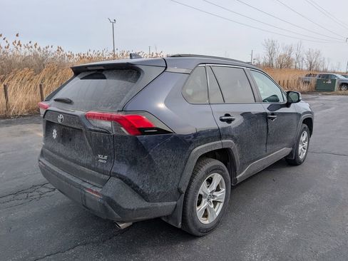 Used 2021 Toyota RAV4 XLE w/ Convenience Package image 8