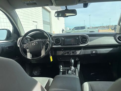 Used 2017 Toyota Tacoma SR5 image 26