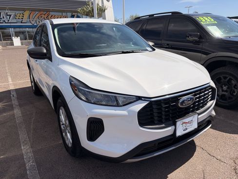 Certified 2024 Ford Escape Active FWD image 3