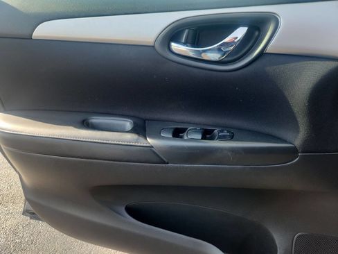 Used 2019 Nissan Sentra S image 24