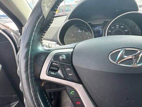 Used 2014 Hyundai Veloster w/ Style Package 02 FWD image 23