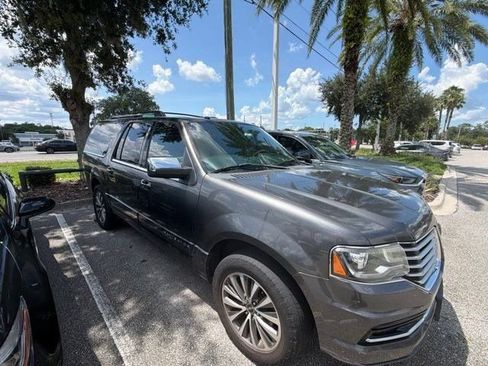 Used 2016 Lincoln Navigator L Select RWD image 5