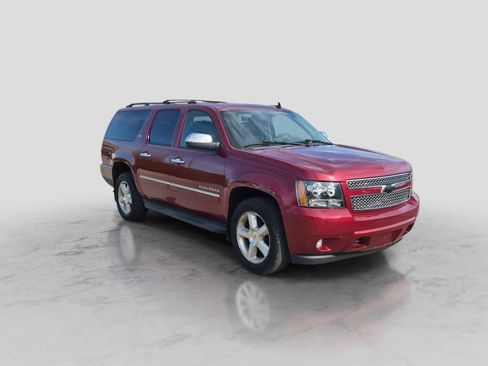 Used 2010 Chevrolet Suburban LTZ AWD/4WD image 2
