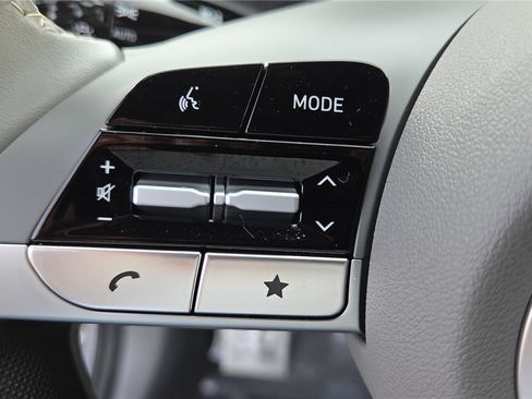 Used 2025 Hyundai Elantra Sport w/ Cargo Package FWD image 18
