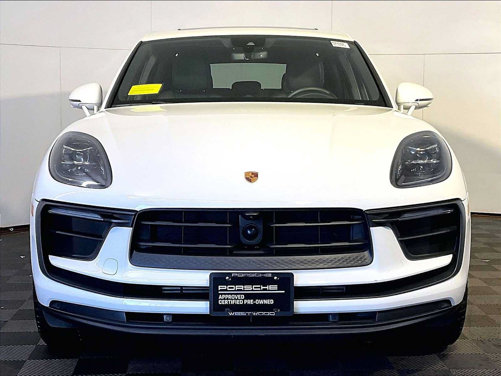 Certified 2023 Porsche Macan AWD/4WD image 10