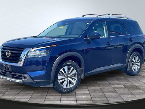 Certified 2024 Nissan Pathfinder SL FWD image 14