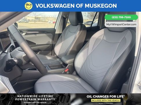 New 2026 Volkswagen Tiguan SE AWD/4WD image 14