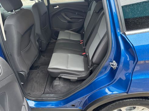 Used 2019 Ford Escape SE image 12