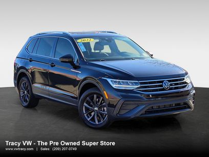 Used 2022 Volkswagen Tiguan SE w/ Panoramic Sunroof Package