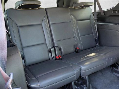 Used 2021 GMC Yukon XL SLT w/ SLT Premium Package image 21