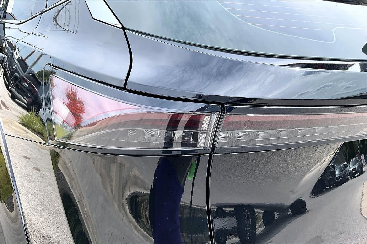 Used 2023 Nissan Ariya FWD image 28