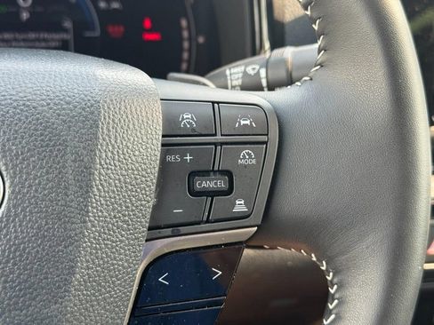 Used 2026 Toyota Camry SE FWD image 28