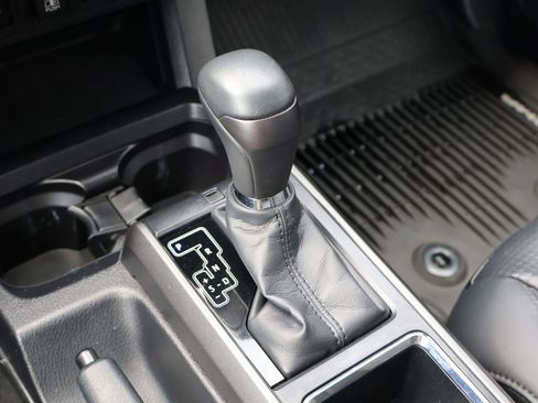 Used 2019 Toyota Tacoma TRD Off-Road AWD/4WD image 21