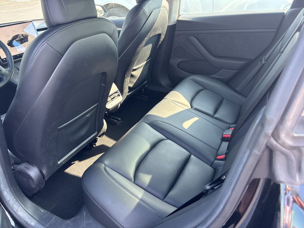 Used 2022 Tesla Model 3 Long Range AWD/4WD image 4
