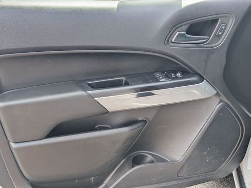 Used 2022 Chevrolet Colorado LT w/ Fleet Safety Package RWD image 9