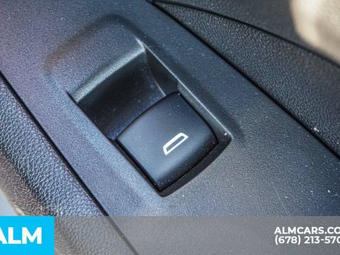 Used 2025 Chevrolet Trax LT FWD image 52