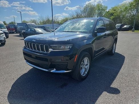 Used 2022 Jeep Grand Cherokee L Laredo w/ Luxury Tech Group I image 3