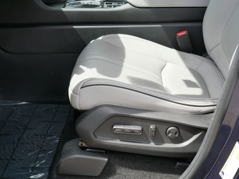 Used 2023 Honda Pilot Elite image 13