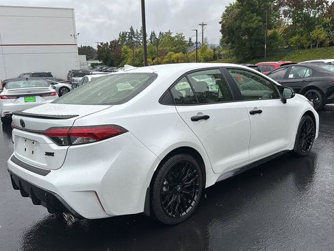 Used 2026 Toyota Corolla XSE FWD image 3