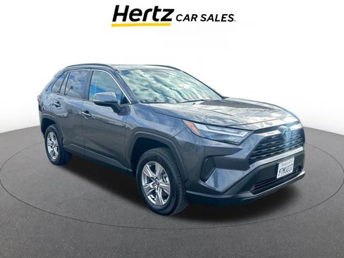 Used 2025 Toyota RAV4 XLE image 1