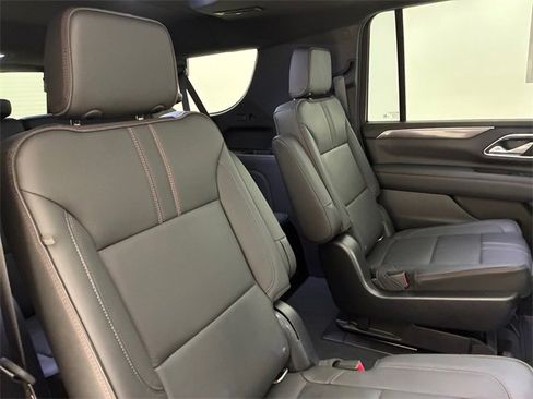 Used 2022 Chevrolet Suburban RST w/ Luxury Package image 16