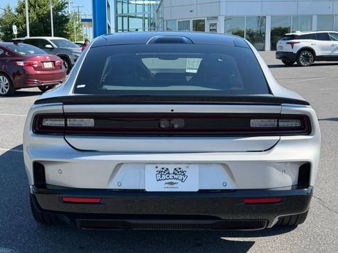 Used 2024 Dodge Charger Daytona Scat Pack w/ Plus Group AWD/4WD image 14