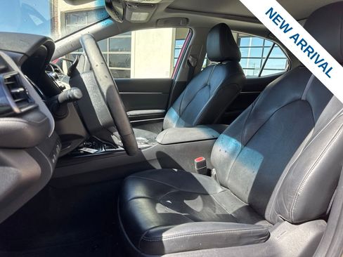 Used 2019 Toyota Camry XSE FWD image 16