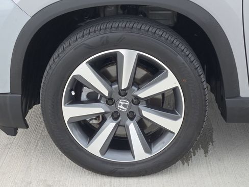 Used 2025 Honda Pilot Elite image 11