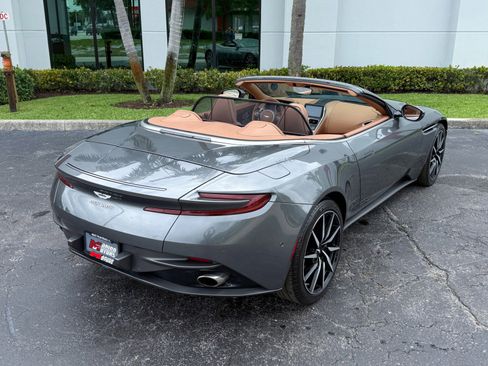 Used 2020 Aston Martin DB11 Volante RWD image 21