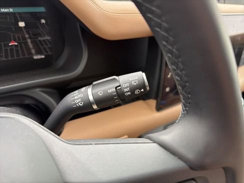 Used 2025 Land Rover Defender 110 X-Dynamic SE image 51