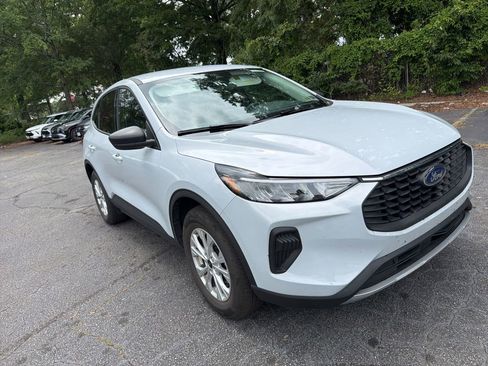 Used 2025 Ford Escape Active AWD/4WD image 3