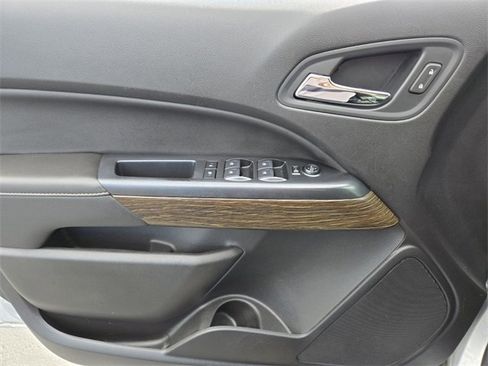 Used 2018 GMC Canyon Denali image 16