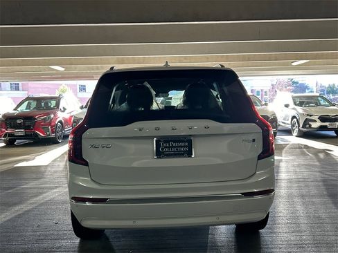 New 2026 Volvo XC90 B5 Core w/ Protection Package image 3