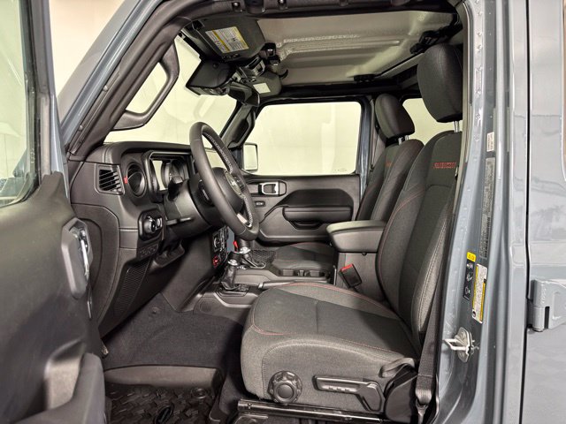 Used 2025 Jeep Wrangler Unlimited Rubicon AWD/4WD image 11