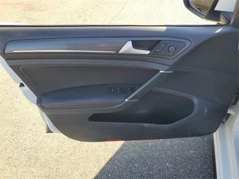 Used 2019 Volkswagen GTI SE image 12