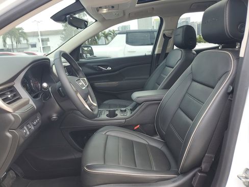 Used 2023 GMC Acadia Denali w/ Denali Technology Package image 16