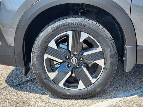 New 2025 Nissan Kicks SV w/ SV Premium Package image 7